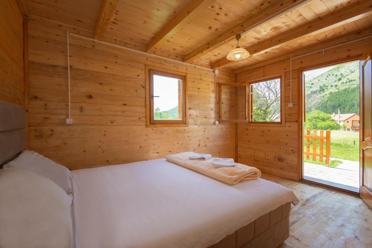 Lovcen Mountain Cottages Njegusi エクステリア 写真